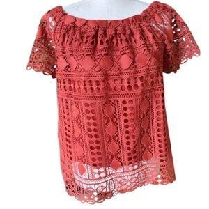 Maurice’s ladies lace short sleeve lined pullover top size small excellent cond